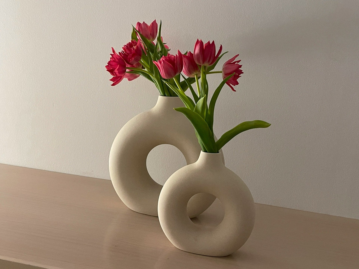 Decorative-flower-vase-for-table-centerpiece