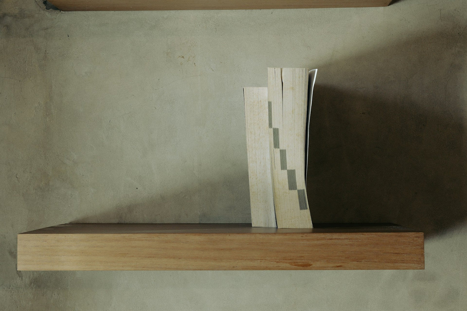 Modern-floating -wall --for-home-and-office-décor